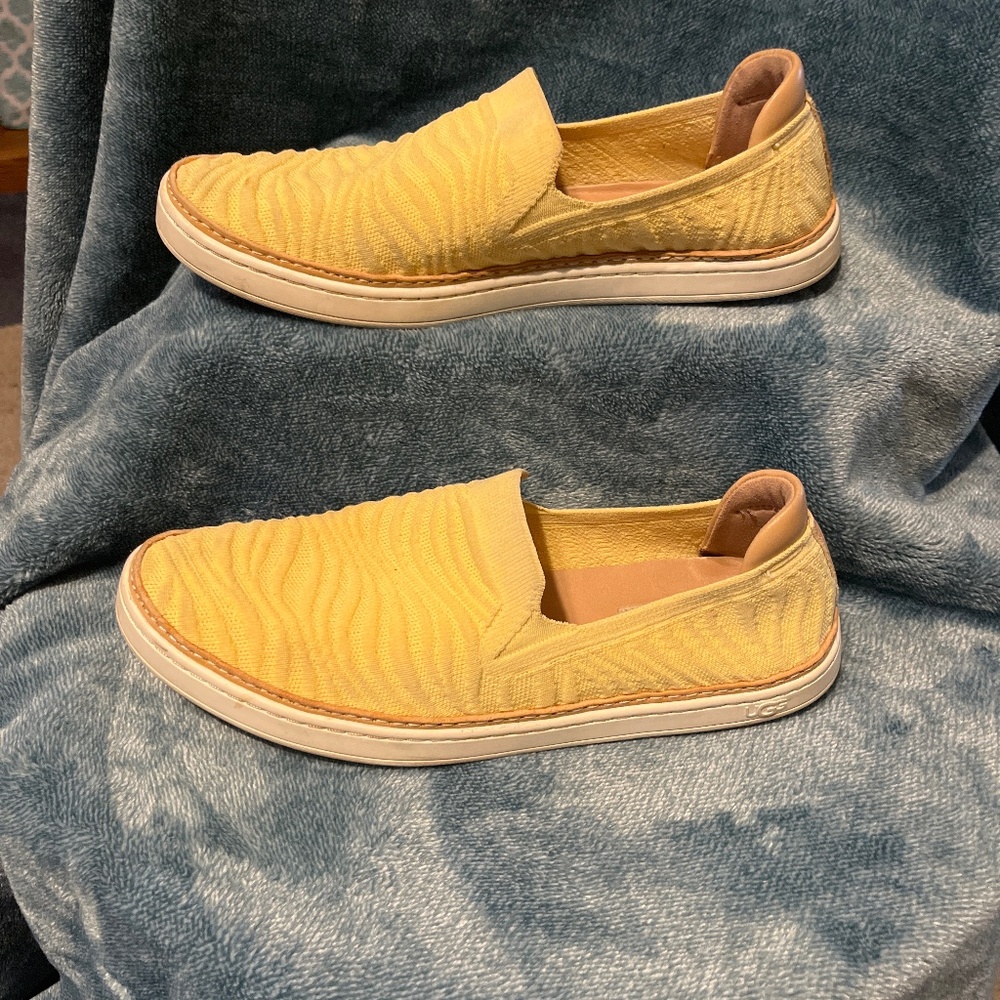 UGG SAMMY SLIP ON SHOE WAVY KNIT BANANA PUDDING YELLOW